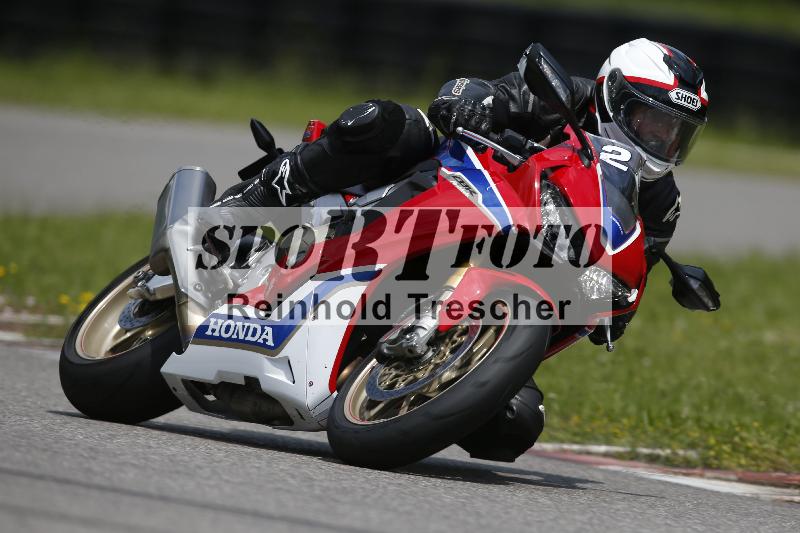 /Archiv-2024/29 12.06.2024 MOTO.CH Track Day ADR/Gruppe gelb/29